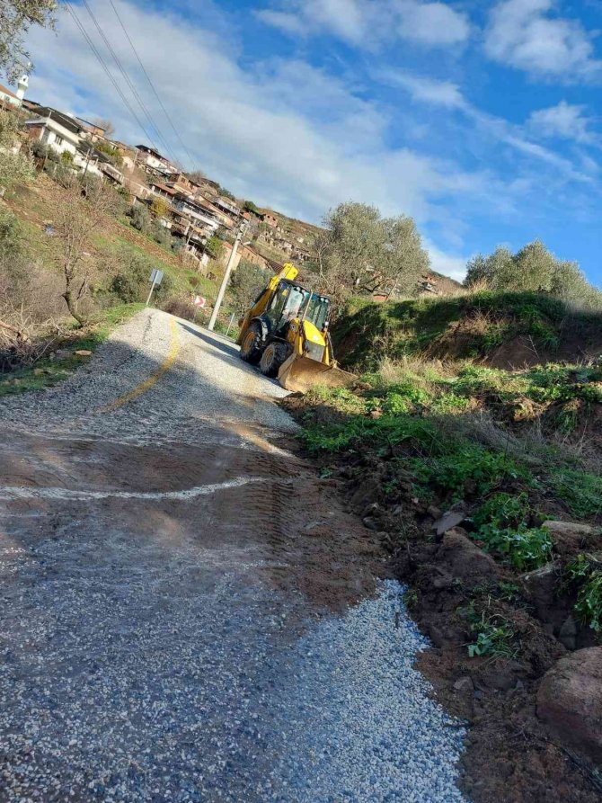 Nazilli Belediyesi Uzunçam’da Kapanan Yolları Açıyor