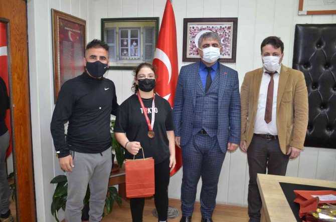 Nazilli İ̇lçe Milli Eğitim Müdürü Şimşek, Güreşçi Öğrencileri Ağırladı