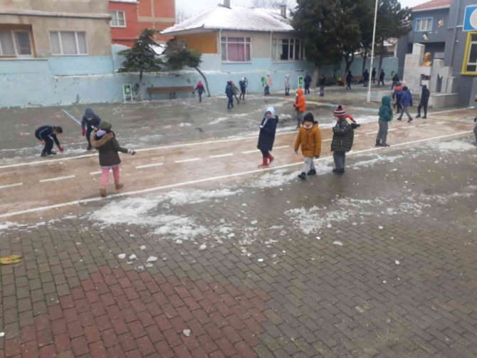 Uzunköprü’de Kar Sevinci