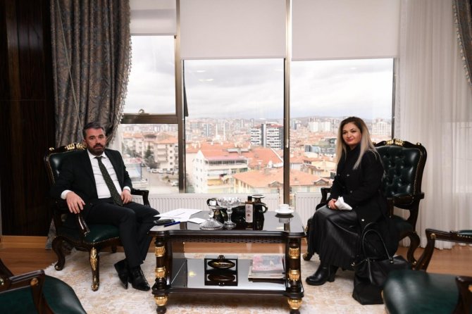 Başkan Çetin, 7’den 70’e Tüm Vatandaşları Makamında Ağırlıyor