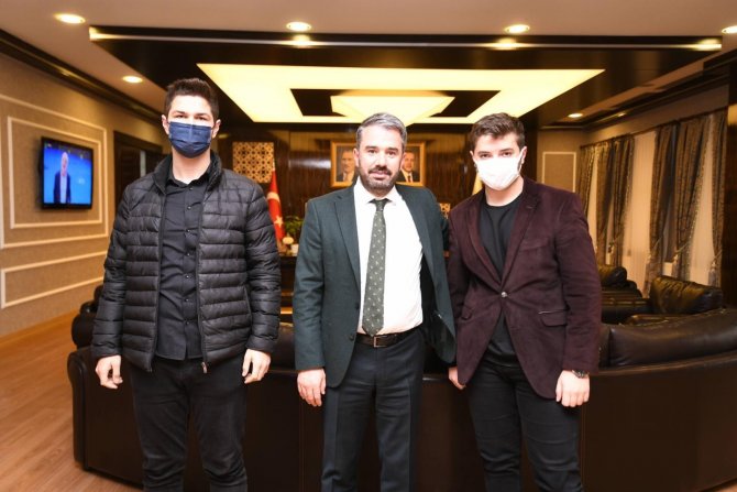 Başkan Çetin, 7’den 70’e Tüm Vatandaşları Makamında Ağırlıyor