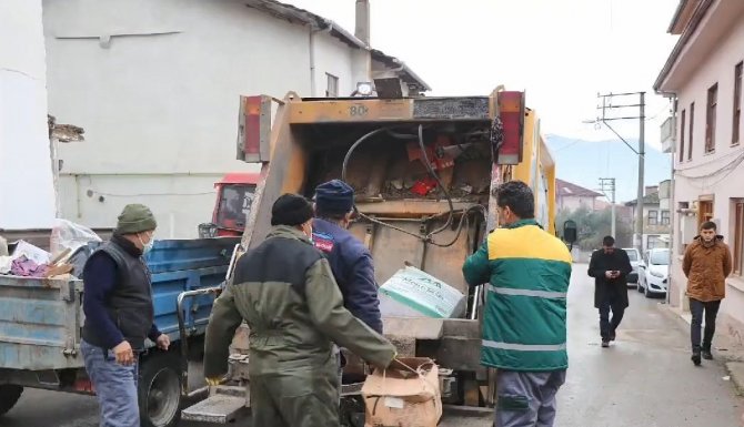Evden 4 Ton Çöp Çıktı