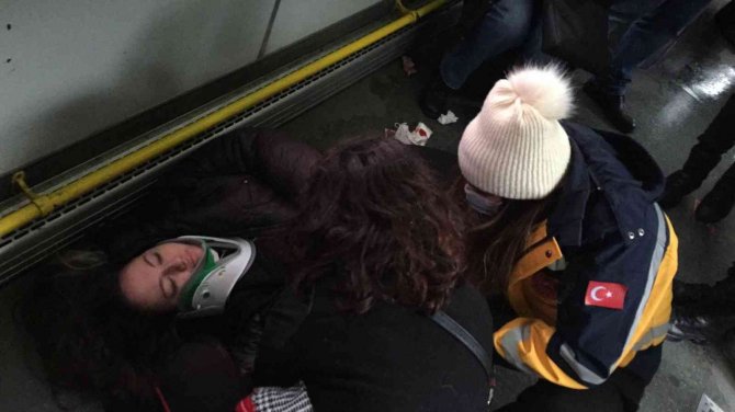 Sarıyer’de İ̇ett Otobüsleri Çarpıştı: 4 Yaralı