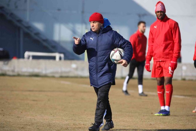 Rıza Çalımbay: "Trabzon Maçı Zor Geçecek"
