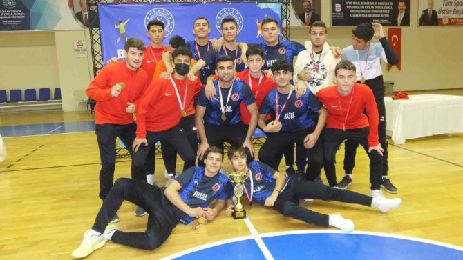 Balıkesir’de Okul Sporları Bölge Birinciliği Ödül Töreni Coşkusu