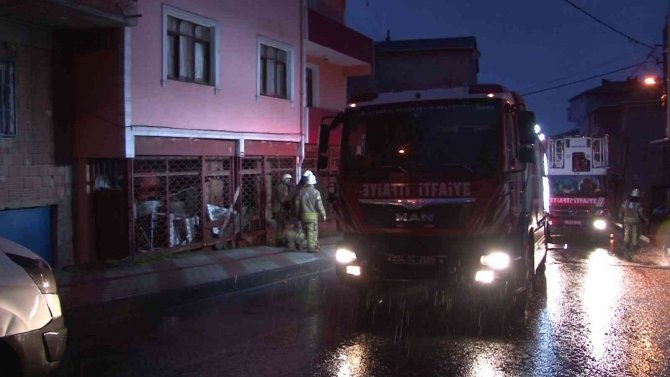 Sultanbeyli’de Elektrikli Battaniyeden Çıkan Yangın Paniğe Neden Oldu
