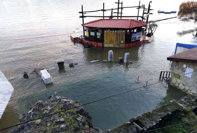 Dünyaca Ünlü Kaplıca Sular Atında Kaldı