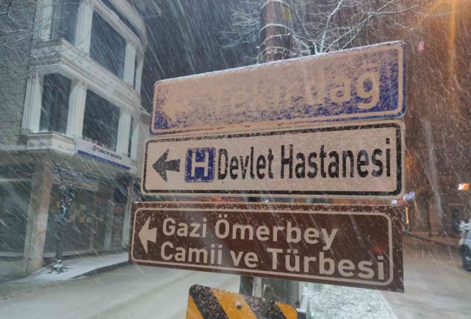 Tekirdağ’da Kar Yağışı Hayatı Olumsuz Etkiledi