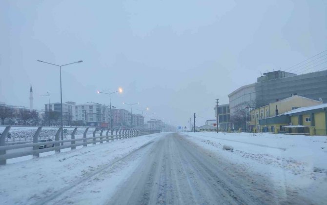 Tekirdağ’da Kar Yağışı Hayatı Olumsuz Etkiledi