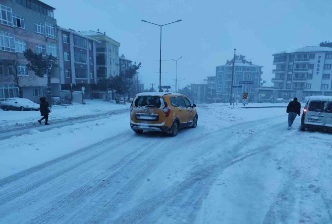 Tekirdağ’da Kar Yağışı Hayatı Olumsuz Etkiledi