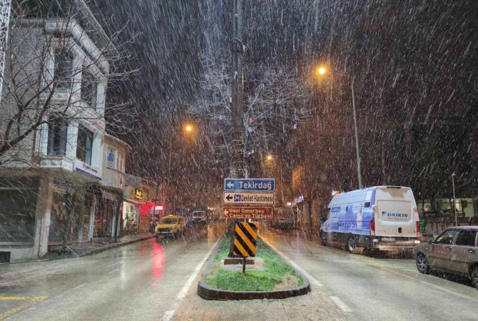 Tekirdağ’da Kar Yağışı Başladı