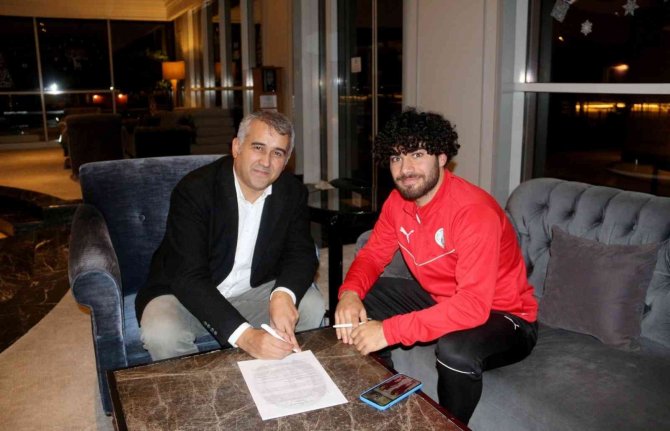 Sivas Belediyespor’da İki İmza Birden