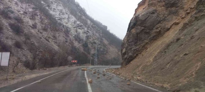 Tunceli’de 154 Köy Yolu Ulaşıma Kapandı, Bir İlçede Eğitime Ara Verildi