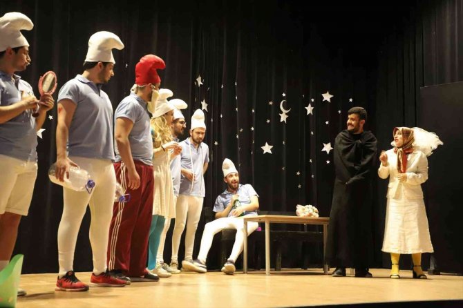 Turgutlu Belediye Tiyatrosu “Torbalar Gözaltı Yeniden” İle Sahnede