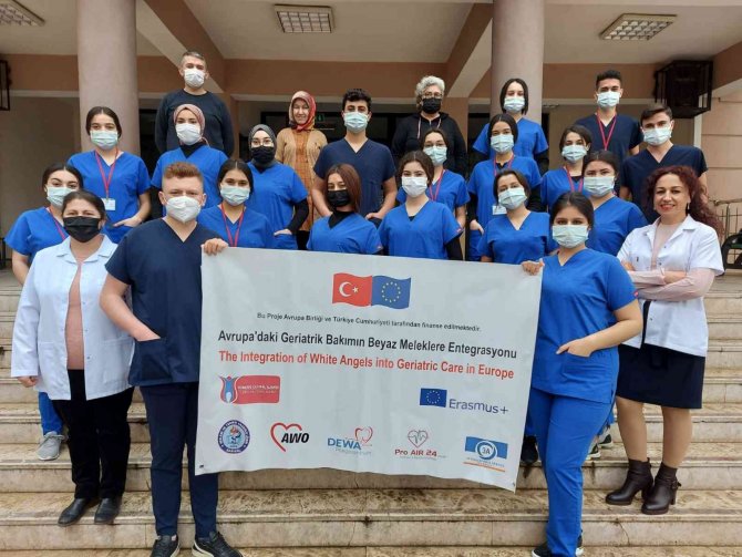 Sarıgöl’ün Beyaz Melekleri Almanya’da ’Yaşlı Bakımı’ Staj Çalışması Yapacak