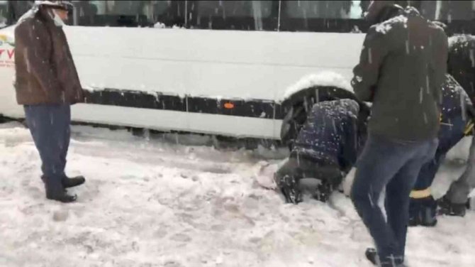 Konya’da Kar Yağışı Hayatı Olumsuz Etkiliyor
