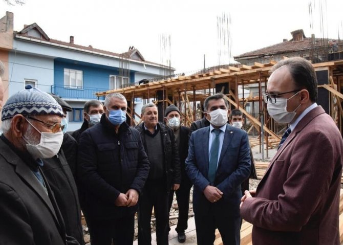 Vali Dr. Kemal Kızılkaya’dan Halı Sahasa İstediler