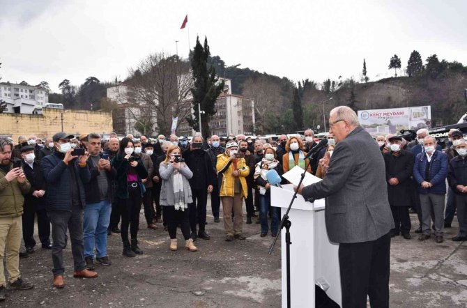 Posbıyık: “Camii Askeri Lojmanların Olduğu Yere Yapılmalı”