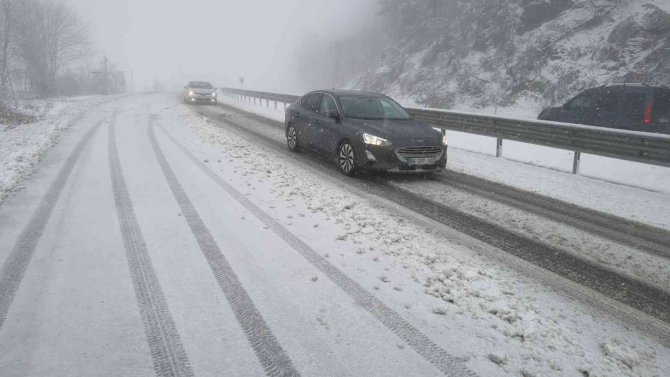 Zonguldak- Ereğli Yolunda Yoğun Kar Yağışı Etkili Oldu