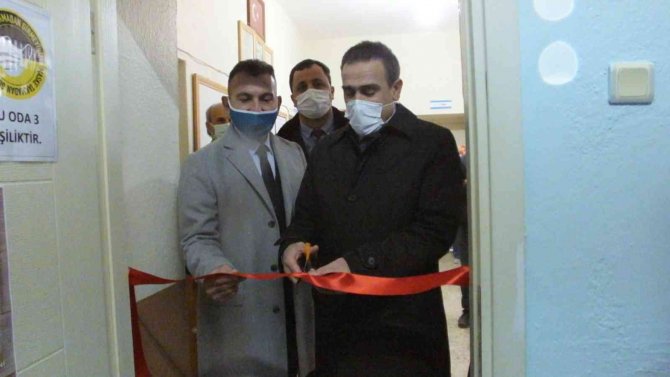 Takım Çalışması Dersinde Okullara Kütüphane Kazandırdılar