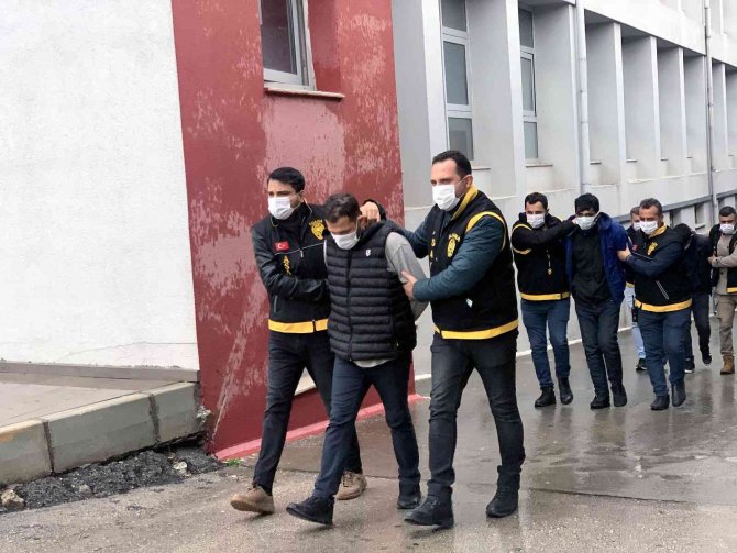 Adana’da 9 Hırsız Şüphelisi Adliyeye Sevk Edildi