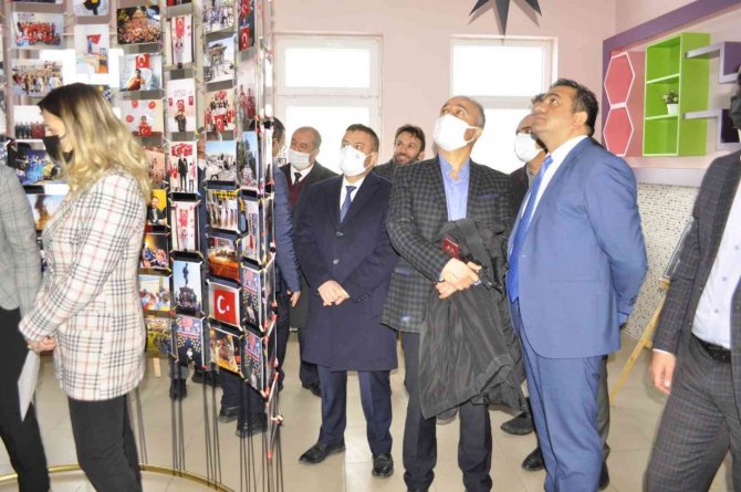 Afyonkarahisar’da 15 Temmuz Resim Sergisi Açıldı