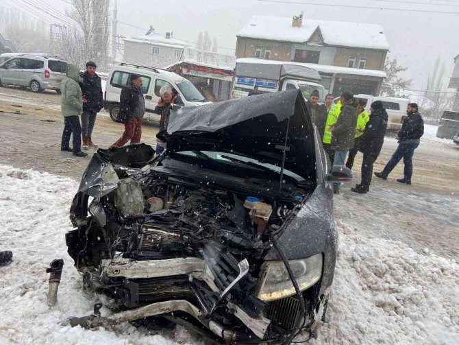 Ağrı’da Trafik Kazası: 4 Yaralı