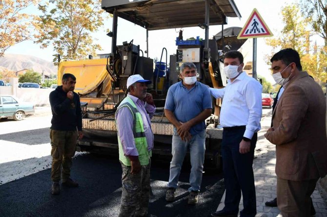 Aksaray’da 48 Mahalleye 372 Bin Ton Sıcak Asfalt