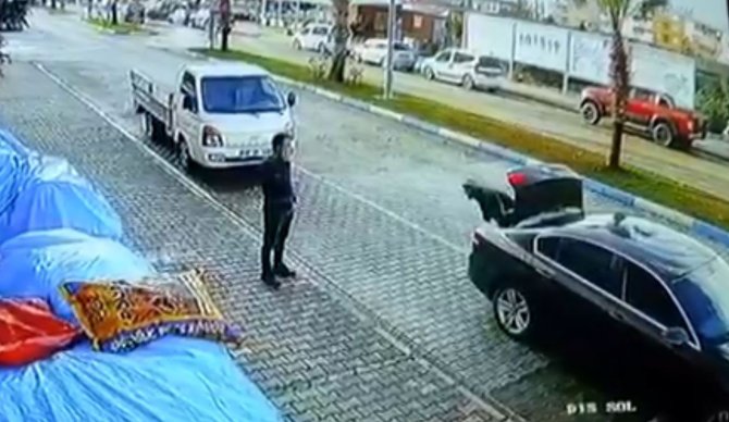 Antalya’da Vicdanları Sızlatan Olay: Patron, İşçiyi Arabası Kirlenmesin Diye Bagajda Taşıdı