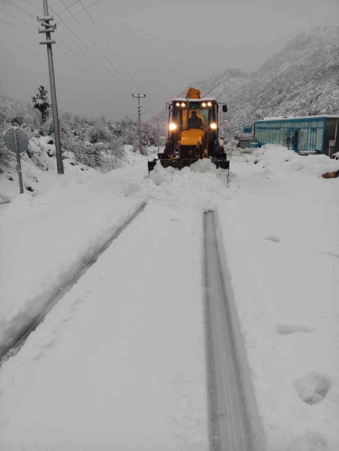 Antalya’nın Yüksek Kesimleri Karla Kaplandı