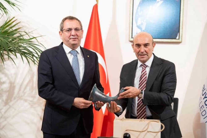 Ayvalık İle İ̇zmir Arasında İşbirliği Köprüsü Kurulacak