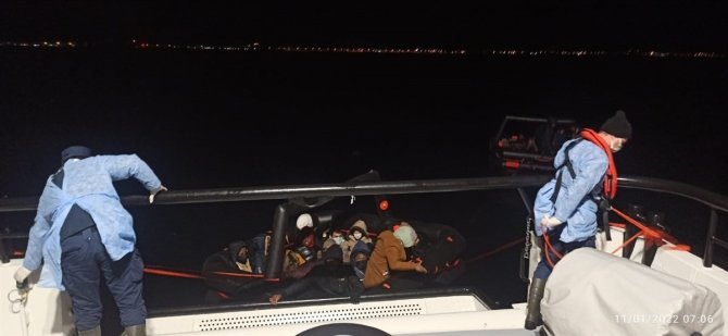 Ayvalık’ta 28 Göçmen Kurtarıldı