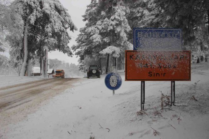 Balıkesir’in Yükseklerinde Kar Yağışı Devam Ediyor