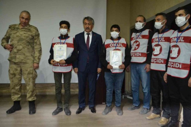 Batman’da Okullar Gönüllü Polislere Emanet