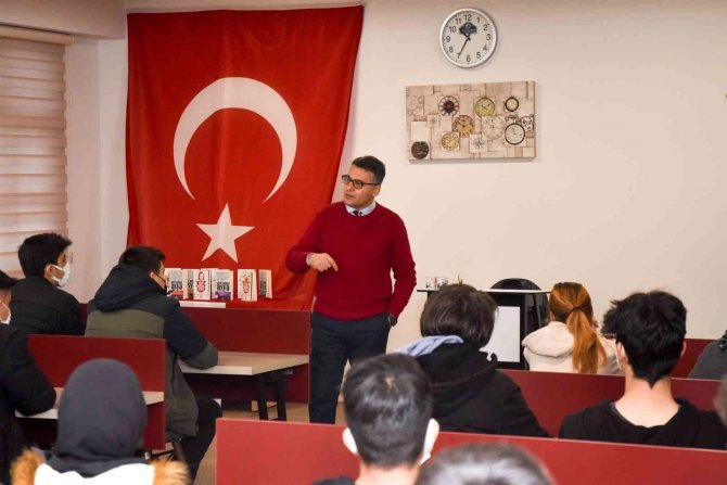 Arif Nihat Asya Şiirleriyle Anıldı