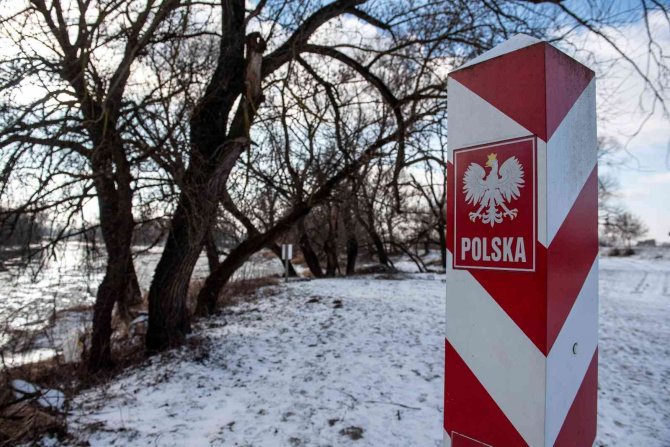 Polonya’nın Belarus Sınırında 240’tan Fazla Göçmenin Öldürüldüğü İddiası