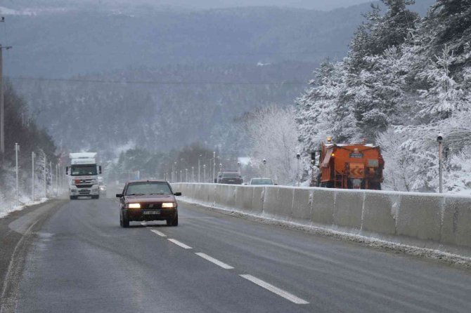 Bolu Dağı’nda Hafif Kar Yağışı