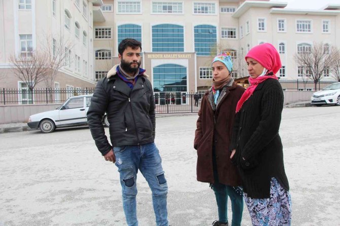 Acılı Baba Ölü Bulunan 3 Yaşındaki Kızının Cenazesini Ve Oğlunu İstiyor
