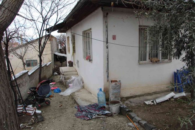 Acılı Baba Ölü Bulunan 3 Yaşındaki Kızının Cenazesini Ve Oğlunu İstiyor