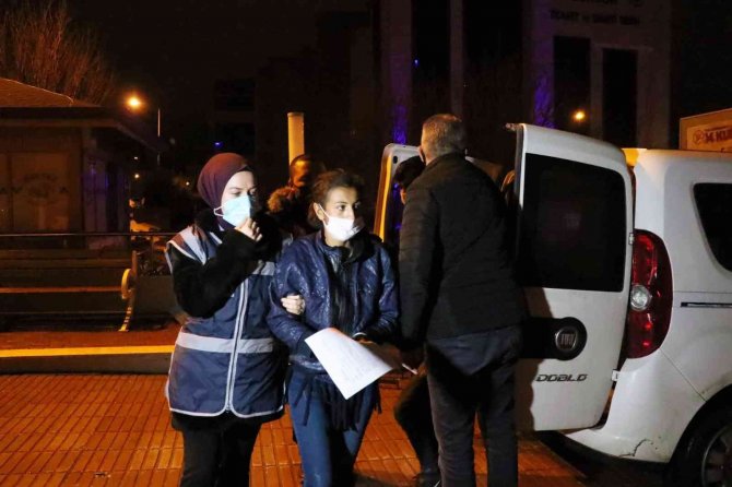 Ayşenur’a Tekme Attığını İtiraf Eden Dayı Ve Anne Tutuklandı