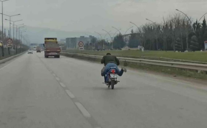 Motosikletle Tehlikeli Yolculuk Kamerada