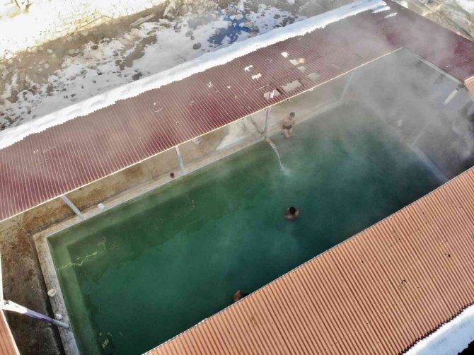 Dondurucu Soğuklarda Şifa Arayanların Uğrak Mekanı: ‘Diyadin Kaplıcaları’