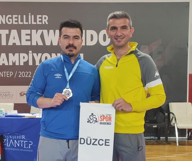 Dünya Şampiyonu Karateci Kıroğlu, Olimpiyat Vizesini Aldı