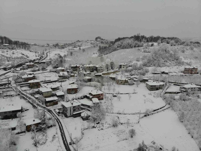 Düzce’de Kar Yağışı Etkili Oluyor