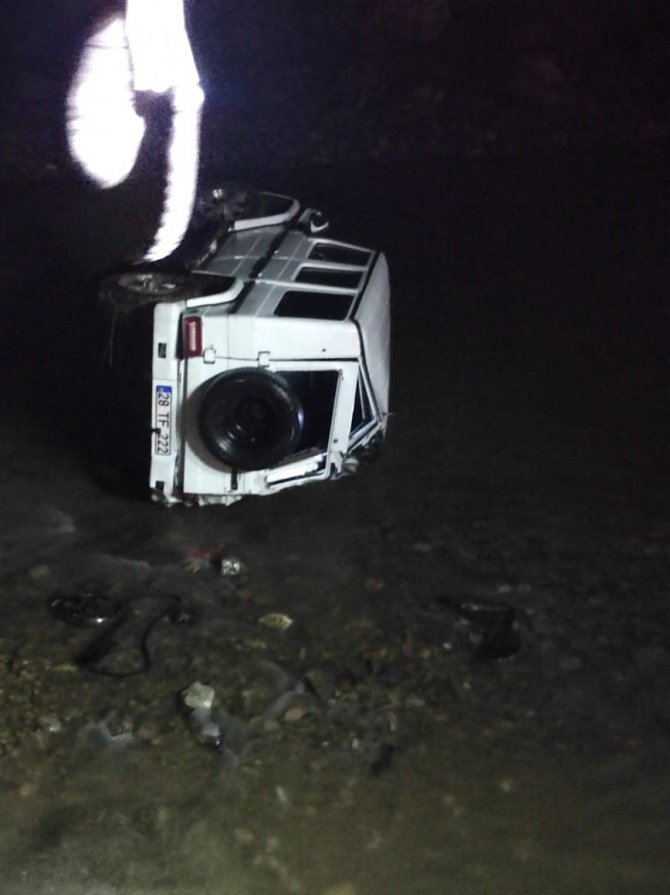 Kontrolden Çıkan Otomobil Takla Attı: 4 Yaralı