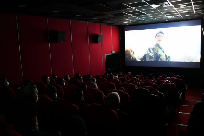 Vali Taşbilek ‘Kesişme; İ̇yi Ki Varsın Eren’ Filmini Şehit Aileleri Ve Gazilerle Birlikte İzledi