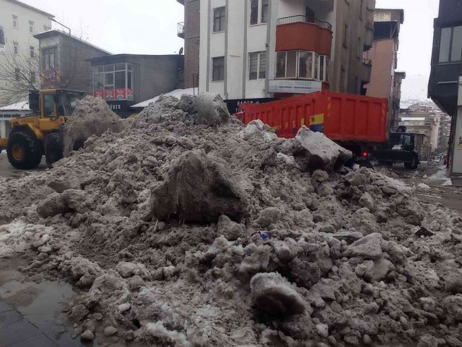 Hakkari’de Karla Mücadele Çalışması