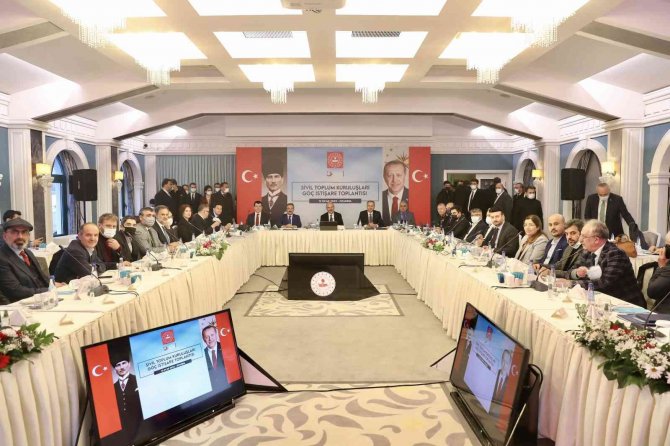 İ̇çişleri Bakanı Süleyman Soylu, Stk Temsilcileriyle Bir Araya Geldi