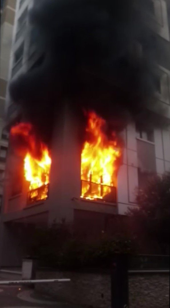 Kadıköy’de Yanan Evde Mahsur Kalan Kadın Hayatını Kaybetti