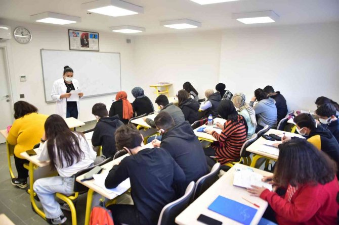 Kepez’de Öğrencilere Ücretsiz Tyt Deneme Sınavı